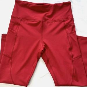 ZYIA size 8-10 red light n tight pocket capri